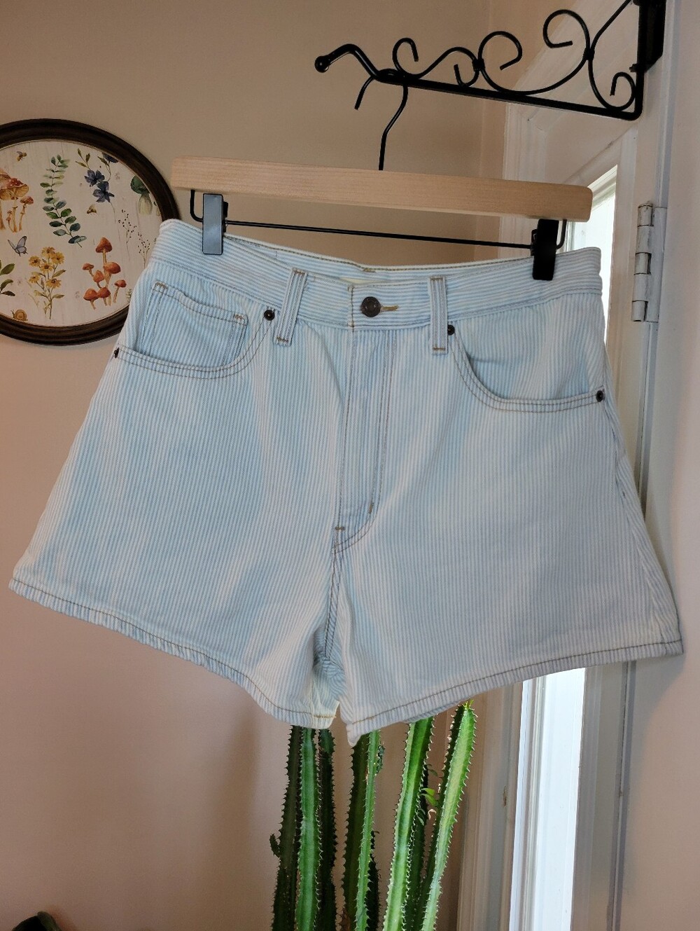 Levi's High-Waisted Mom Striped‎ Denim Shorts, Size Womens 30